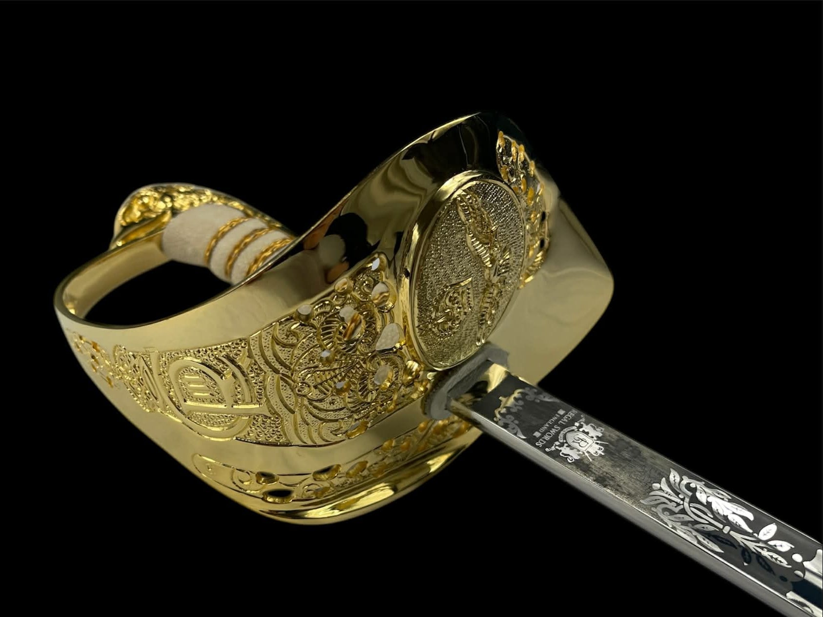 CRIII British RAF Royal Air Force Male Officers Sword and Scabbard
